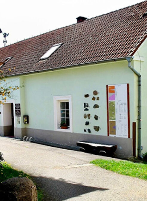 Památník Joachima Barranda Skryje