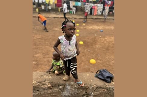 Beseda s Lenkou Niezgodovou – UGANDA za hranicí hřiště